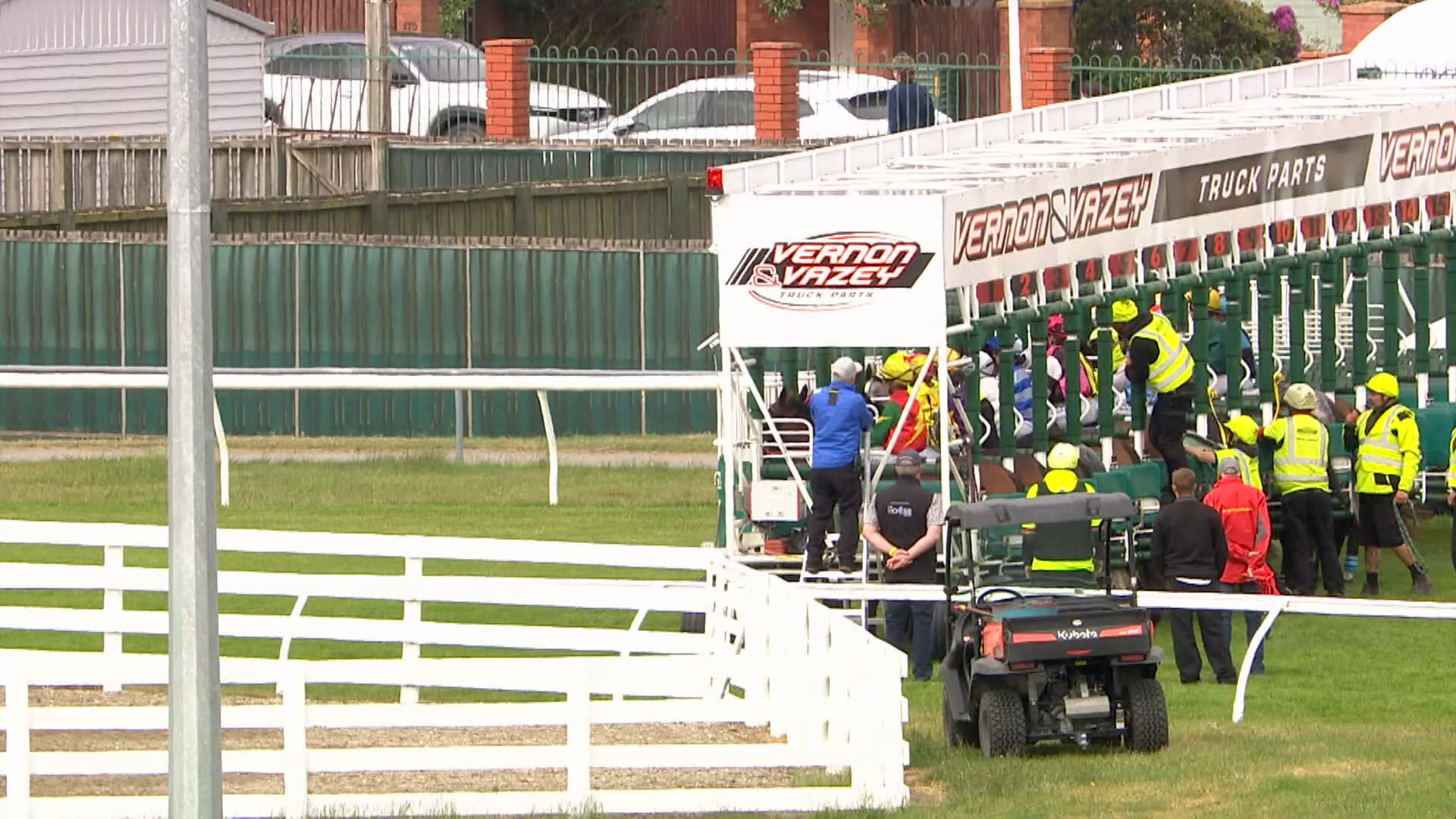 Riccarton Race 6: 12-11-2025